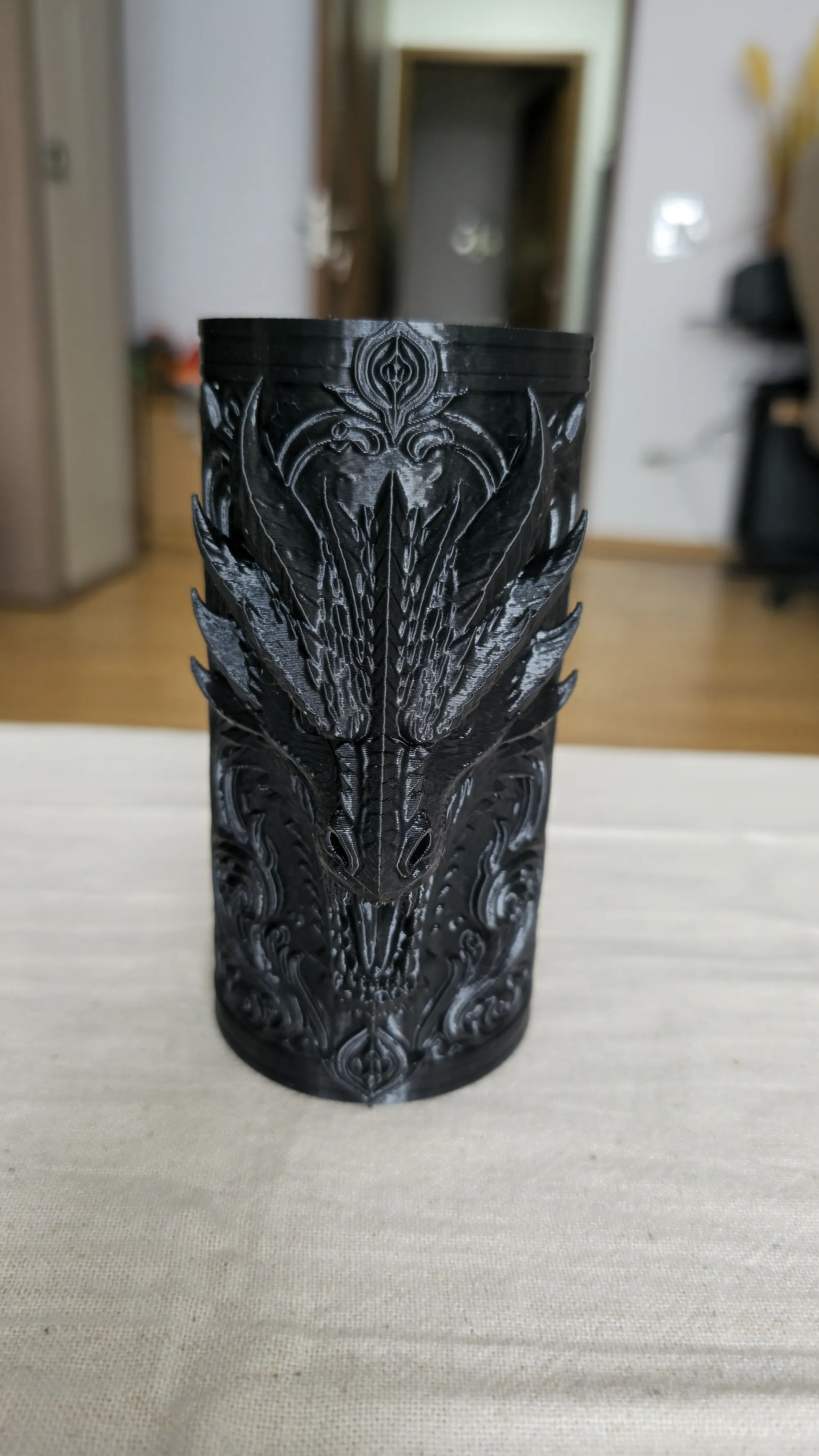 Dragon Pen/Can Holder
