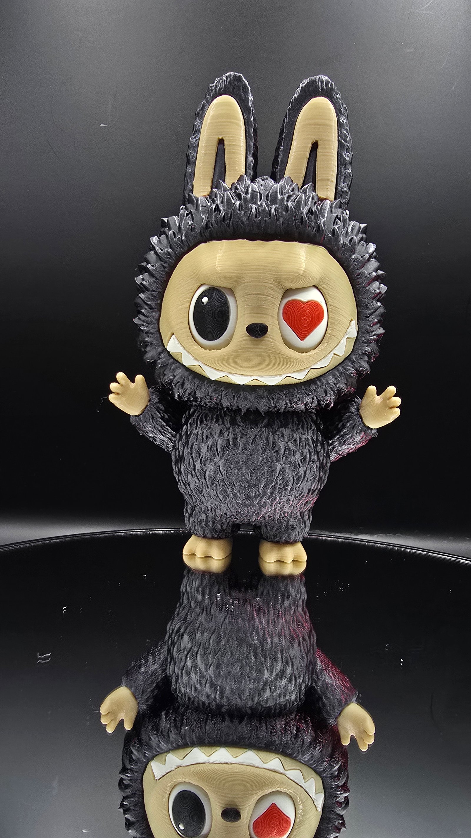 Preview Labubu Black Red