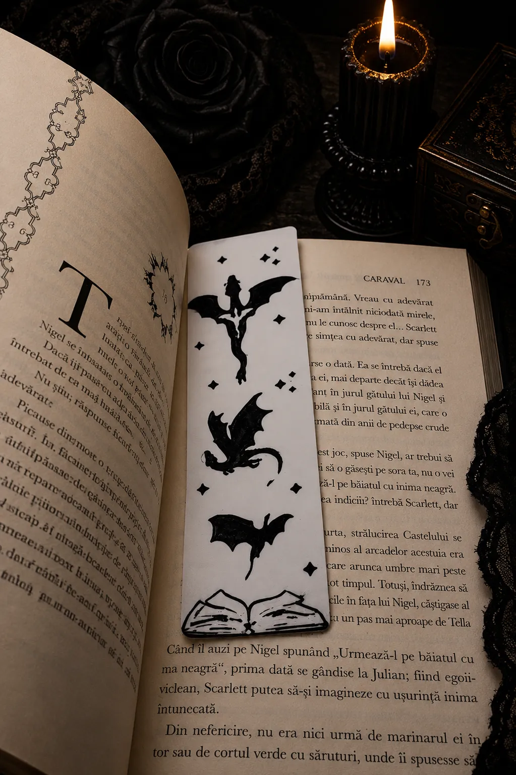 Semn de carte dragoni alb-negru