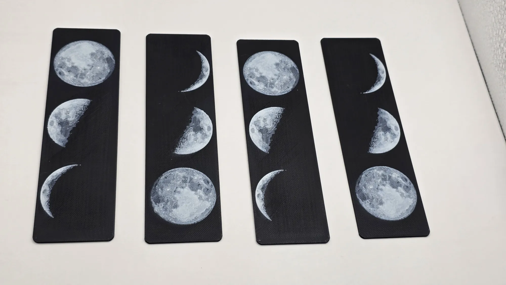 Semn de carte luna 2