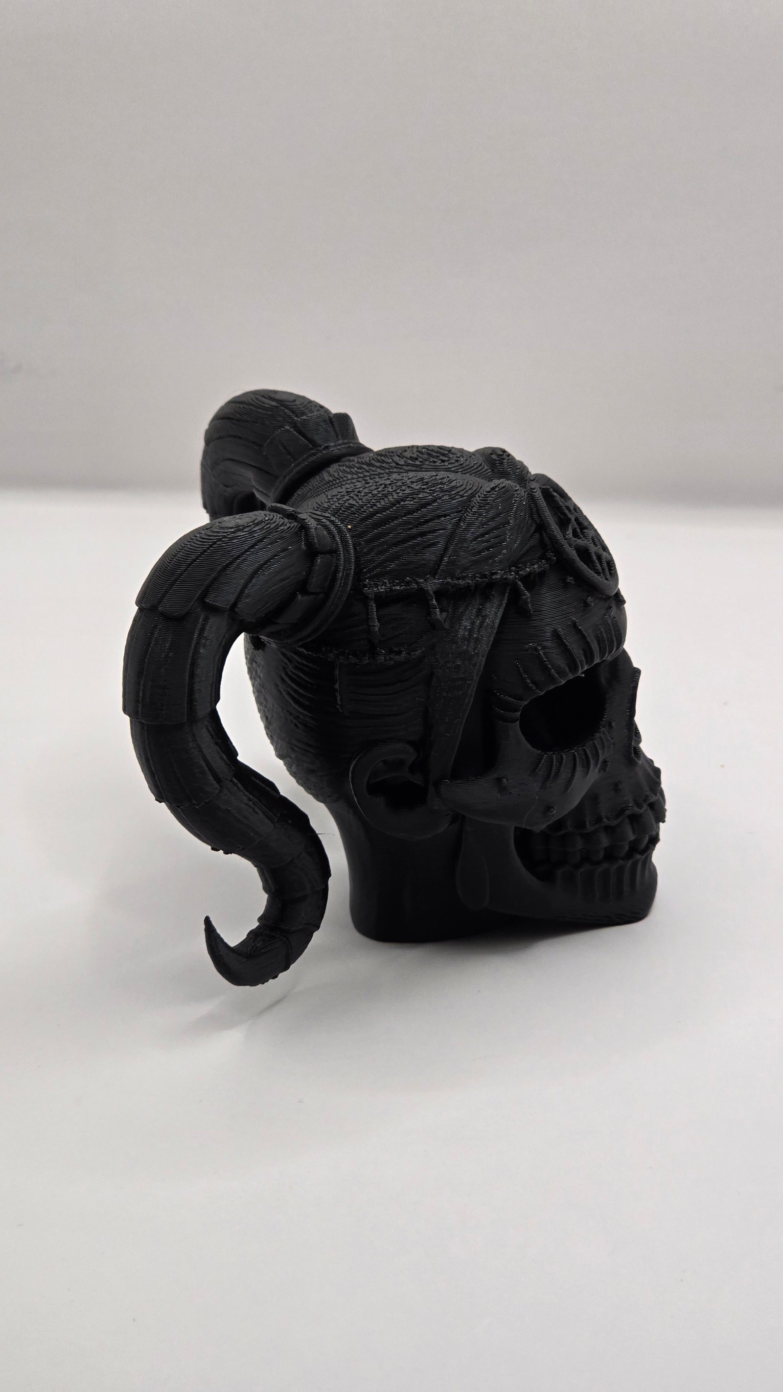Preview Skull Figurine