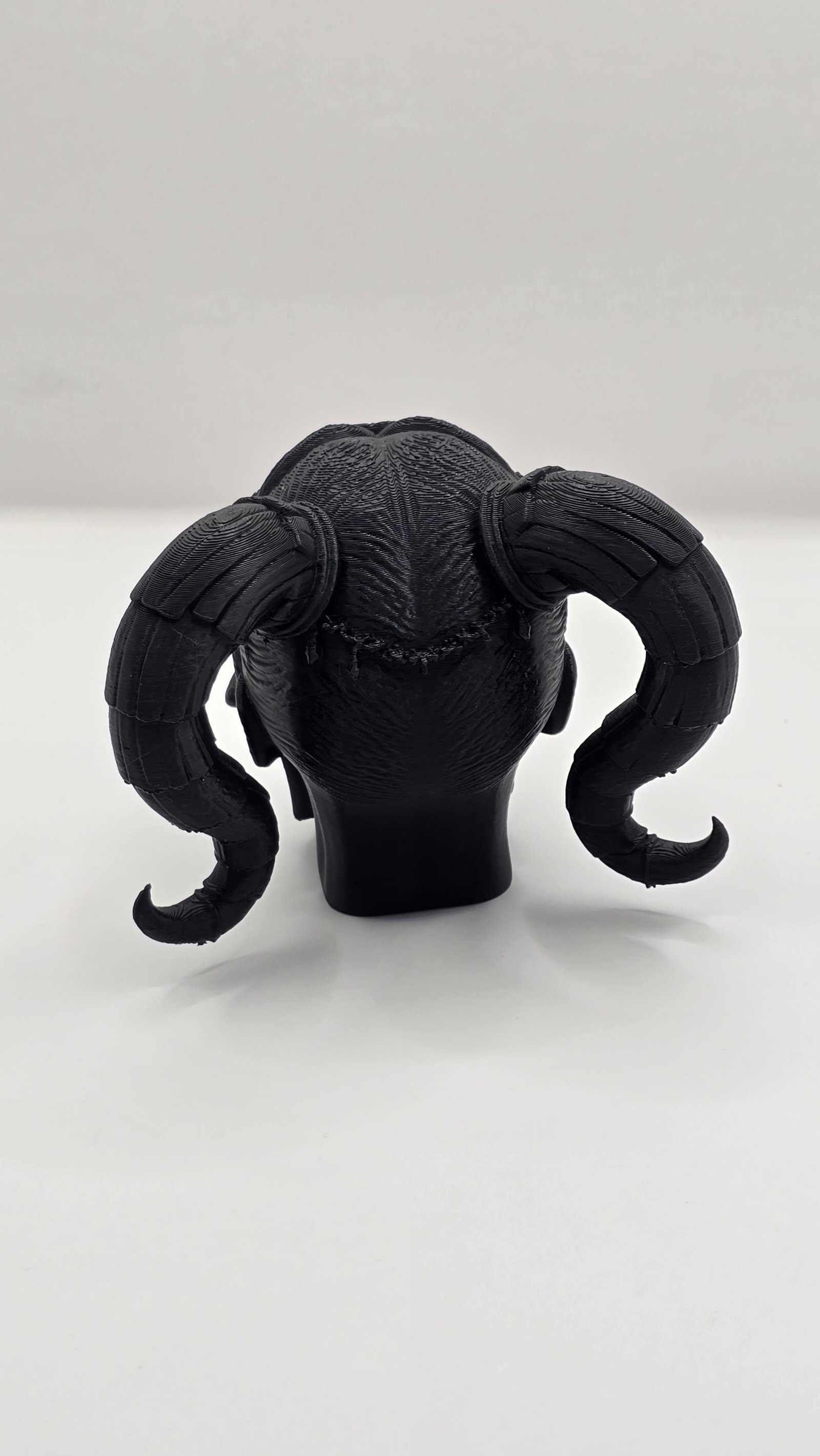 Preview Skull Figurine