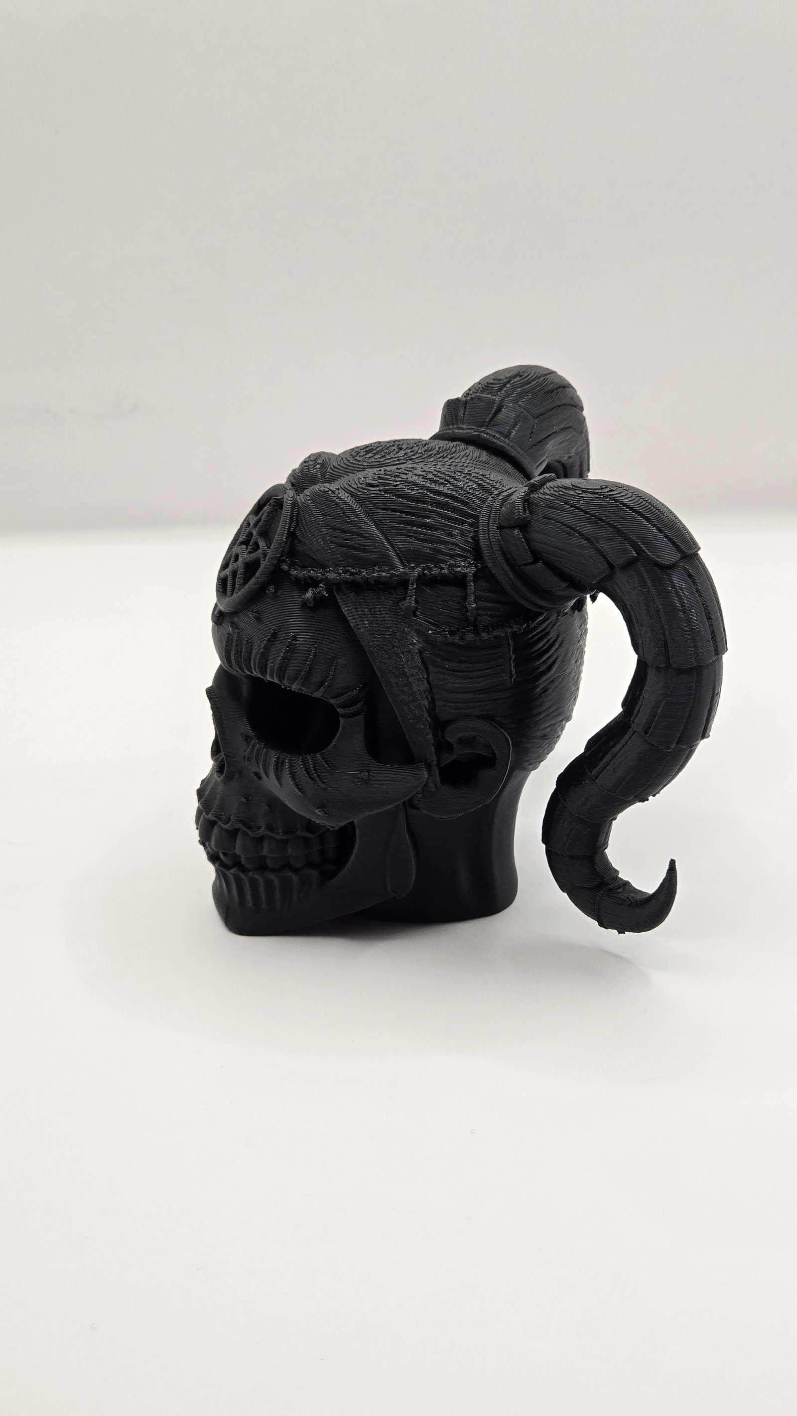 Preview Skull Figurine