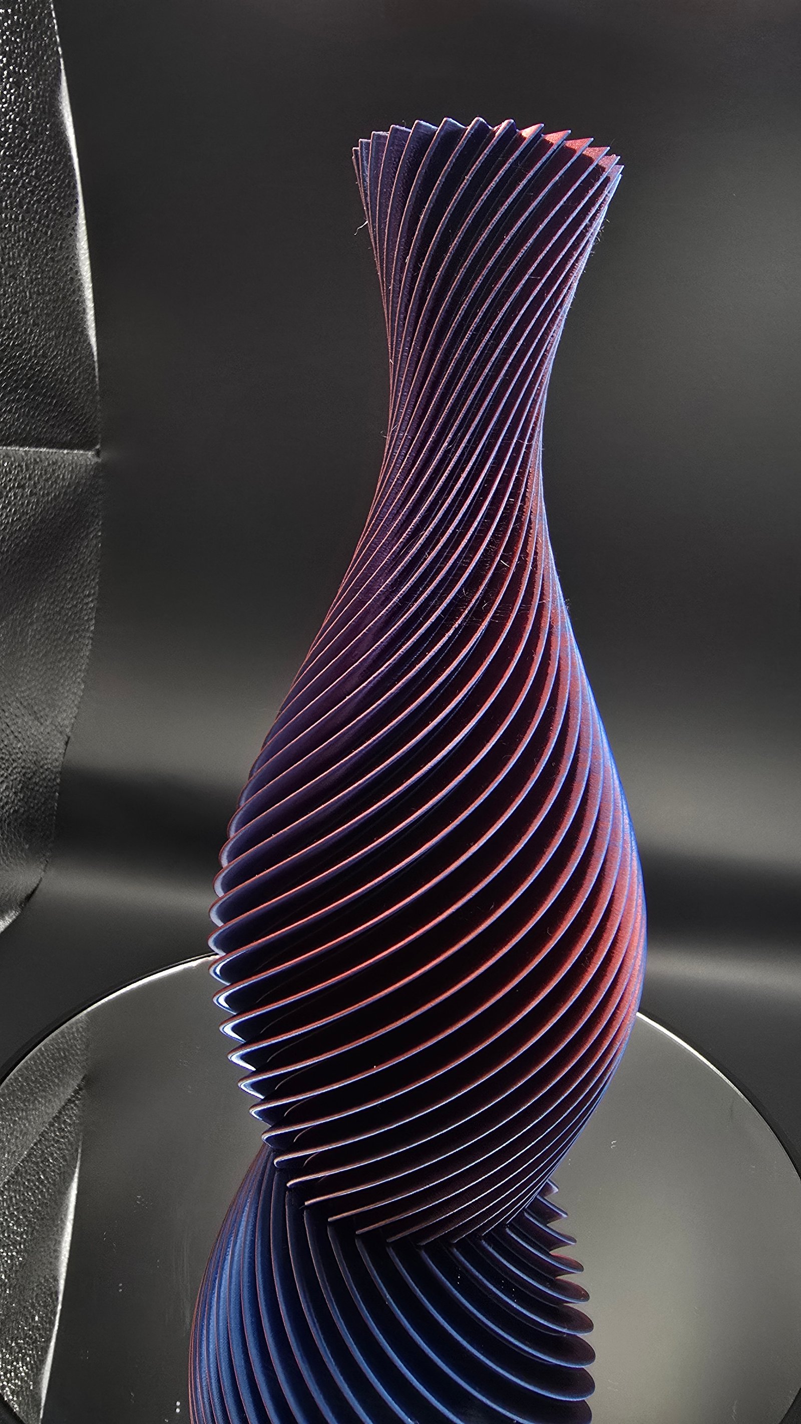 Preview Vaza Twisted